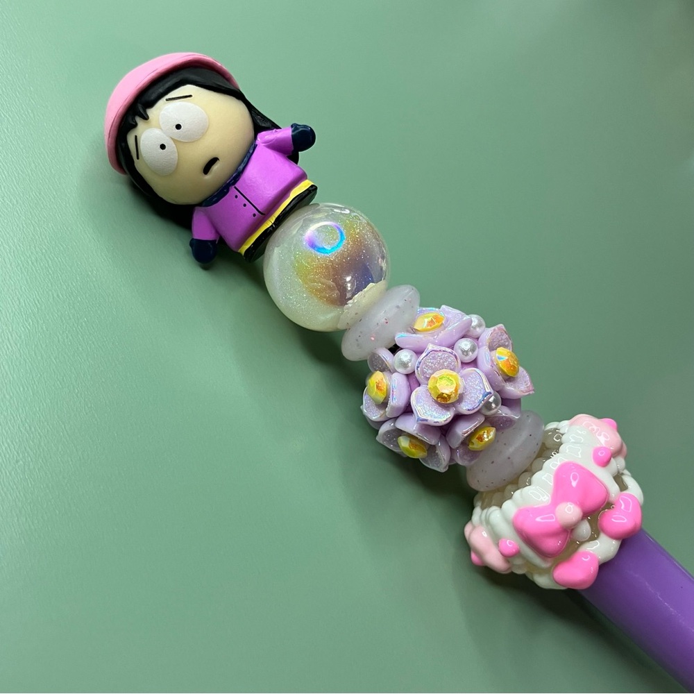 Wendy Repurposed South Park Figure Beaded Pen w Fancy Handpainted Bead & Florals - Picture 2 of 5